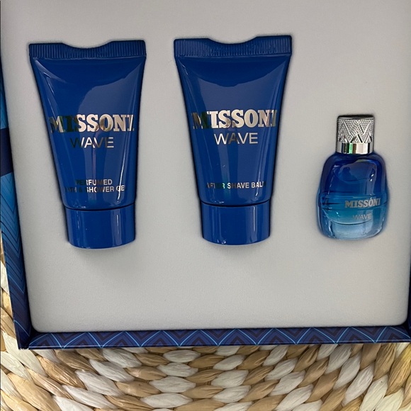 Men’s Missoni Wave 3 Piece Set - Cologne, Shower Gel and After Shave Palm - NIP - Picture 2 of 2